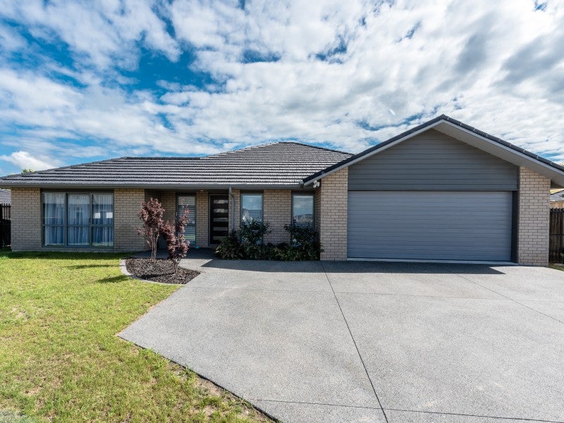 20 Glaisdale Crescent, Flagstaff, Hamilton - Carousel 1