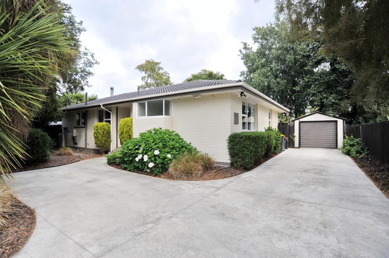 12 Saunders Place, Redwood, Christchurch - Carousel 1