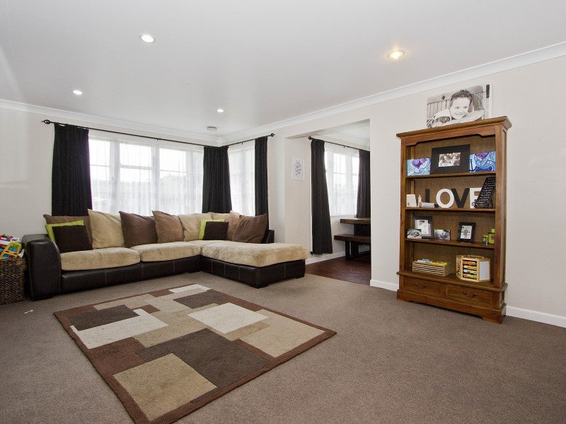 38 Sladden Street, Naenae, Lower Hutt - Carousel 2