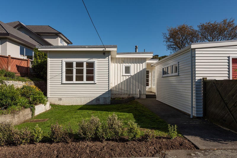 6 Te Whiti Grove, Korokoro, Lower Hutt - Carousel 2