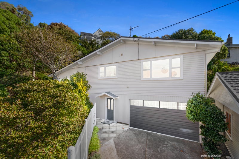 62 Glen Road, Kelburn, Wellington - Carousel 1