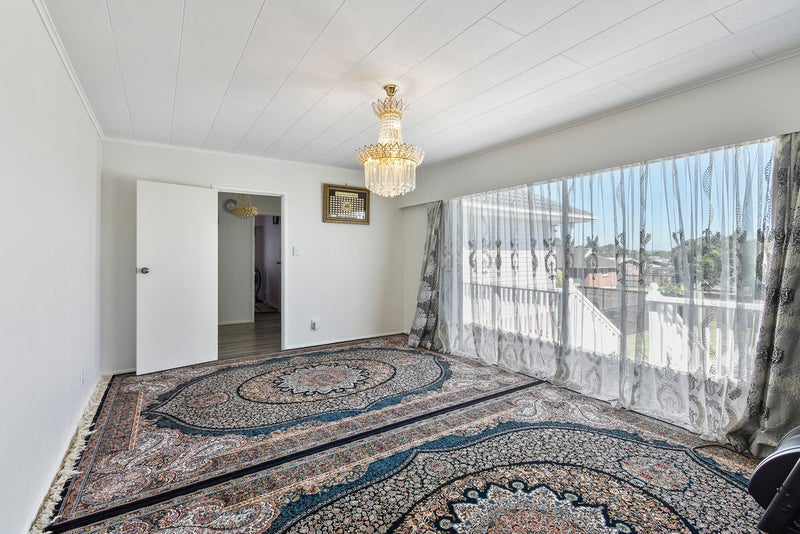 28 Wayne Drive, Mangere, Auckland - Carousel 2