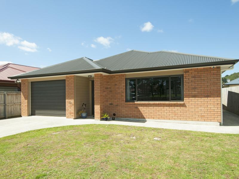 46 The Strand, Wainuiomata, Lower Hutt - Carousel 1