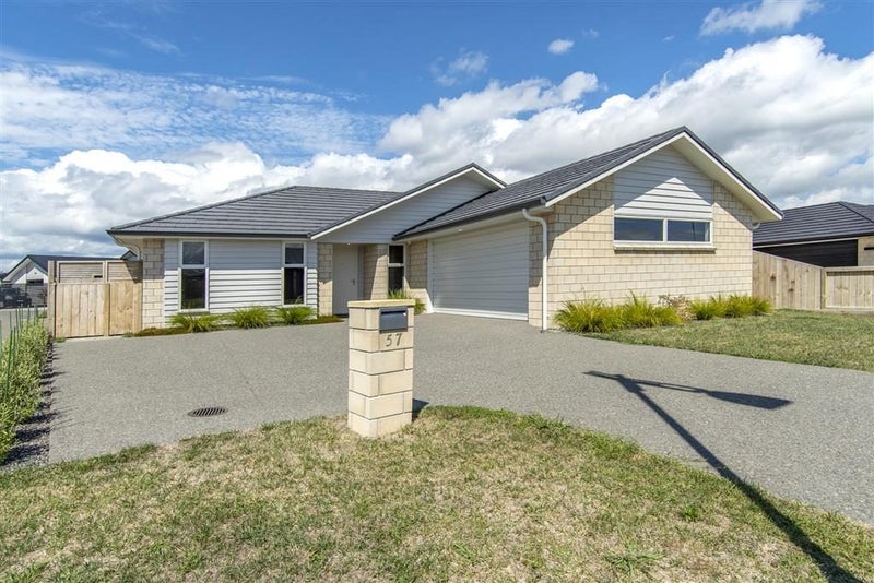 57 Kahuparere Crescent, Pyes Pa, Tauranga - Carousel 1