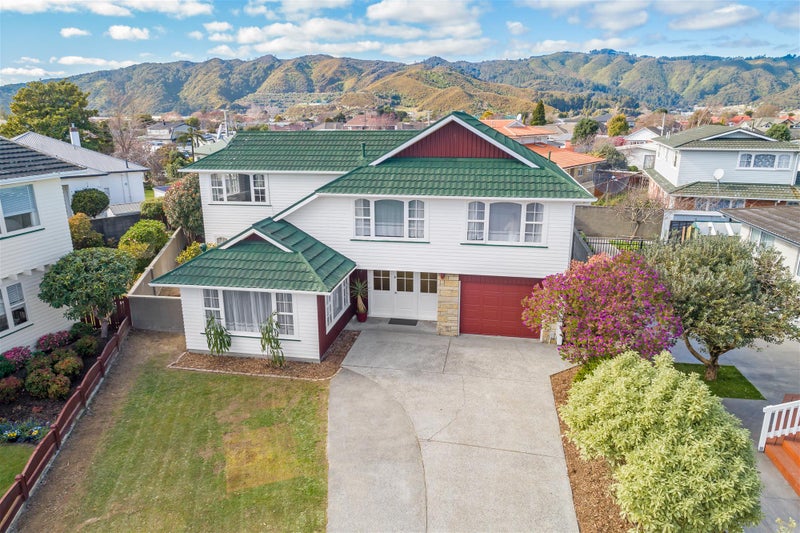 8 Earlston Grove, Avalon, Lower Hutt - Carousel 1