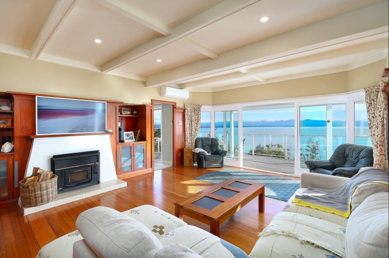 31 Grenville Terrace, Moana, Nelson - Carousel 1