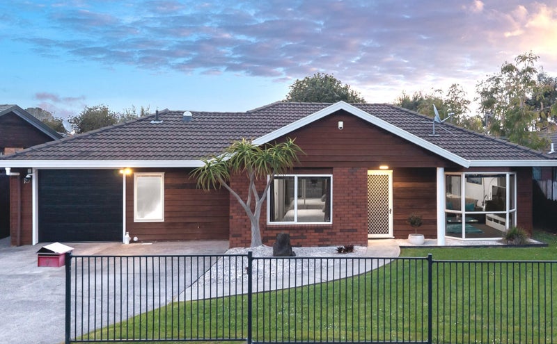 62 Burswood Drive, Burswood, Auckland - Carousel 1