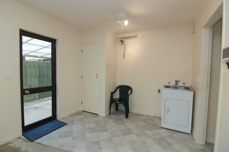 48C Britannia Street, Petone, Lower Hutt - Carousel 22