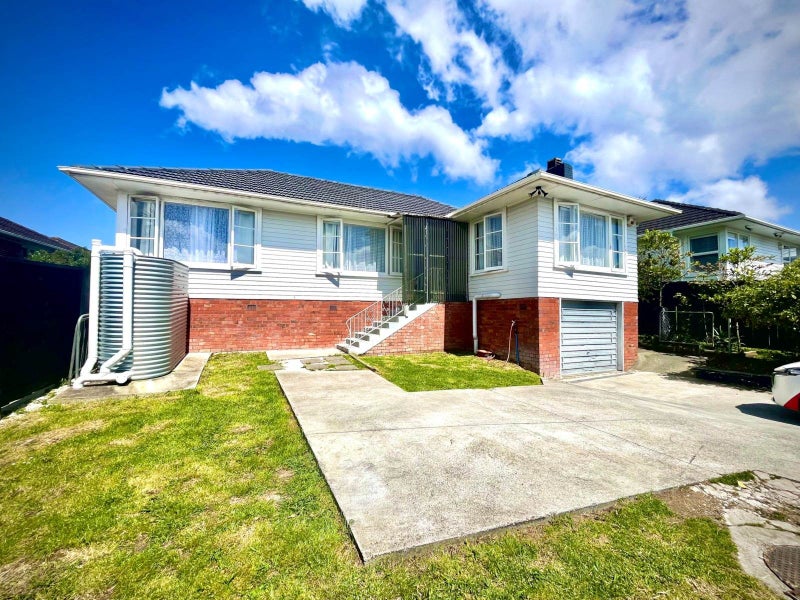 35 Maioro Street, New Windsor, Auckland - Carousel 1