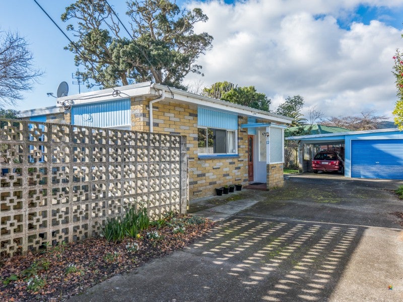 1/12 Avalon Crescent, Avalon, Lower Hutt - Carousel 1