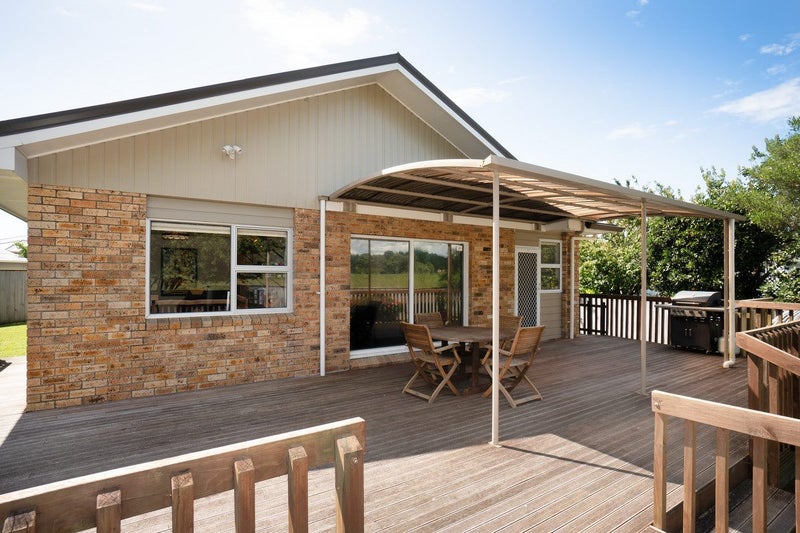 8 Perth Place, Awapuni, Palmerston North - Carousel 1