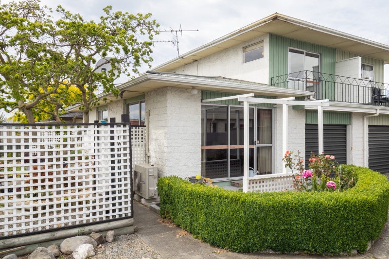 2/13 WELLINGTON STREET, Hampstead, ASHBURTON - Carousel 1