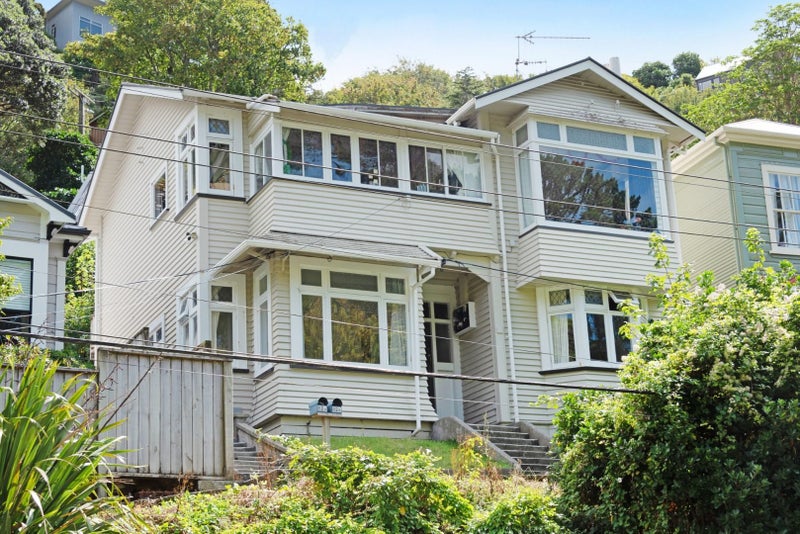 82 Glenmore Street, Northland, Wellington - Carousel 1