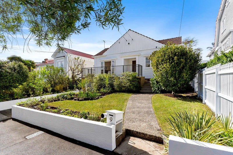 9 Salisbury Street, Herne Bay, Auckland - Carousel 1