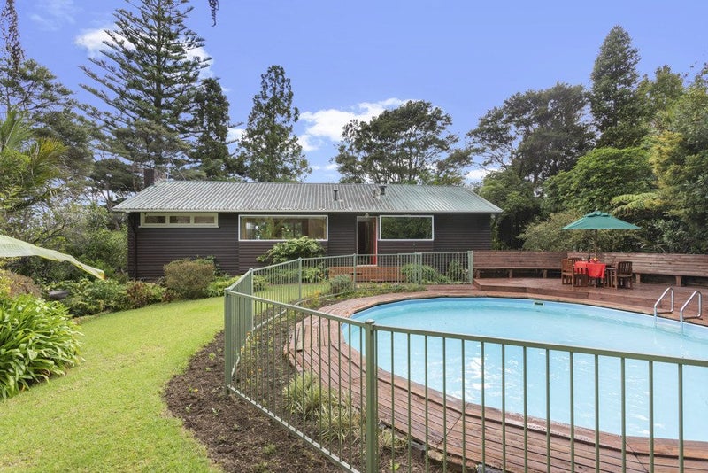 142 Konini Road, Titirangi, Auckland - Carousel 1