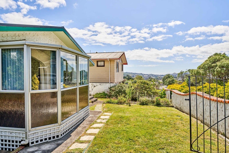5 Apple Terrace, Ranui, Porirua - Carousel 1