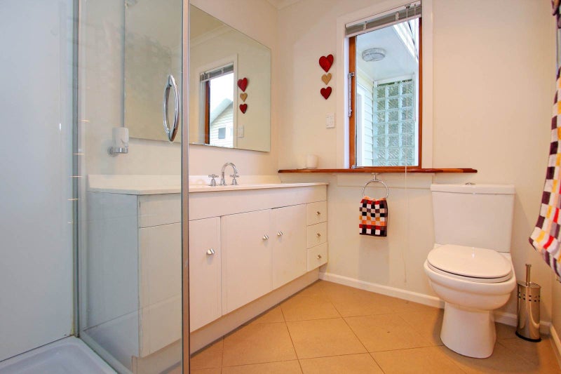 9 Kingsway, Three Kings, Auckland - Carousel 2