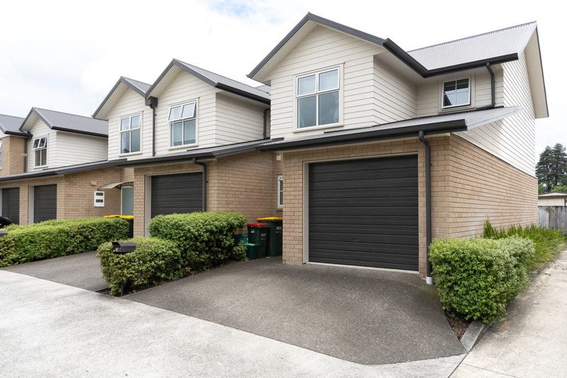 79 Chiefs Court, Hamilton East, Hamilton - Carousel 1