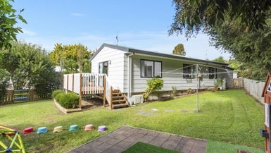 35C Esmeralda Street, Welcome Bay, Tauranga - Carousel 1