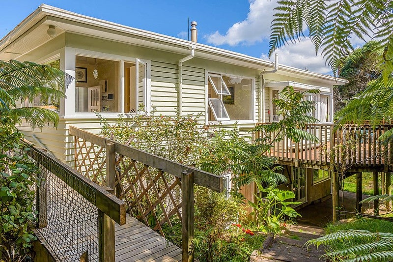 19 Ocean View Road, Huia, Auckland - Carousel 1