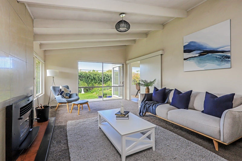 6 Roskilda Crescent, Taradale, Napier - Carousel 1