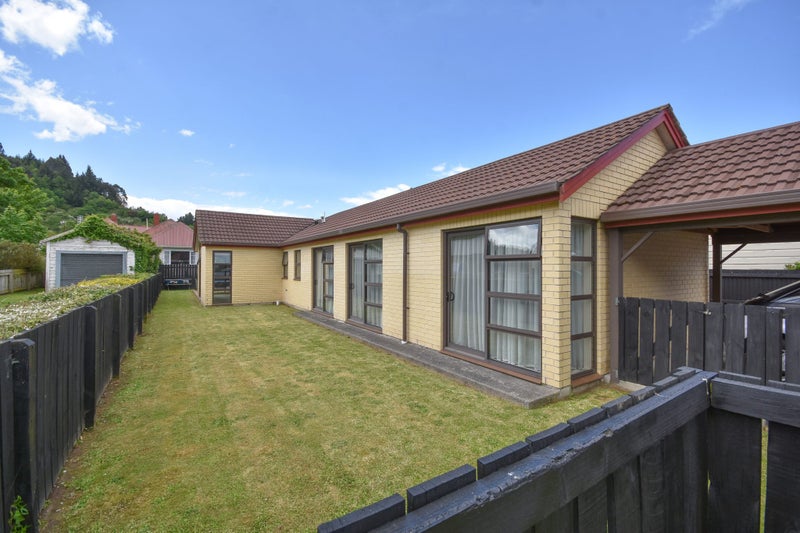 10 Crown Street, North East Valley, Dunedin - Carousel 1