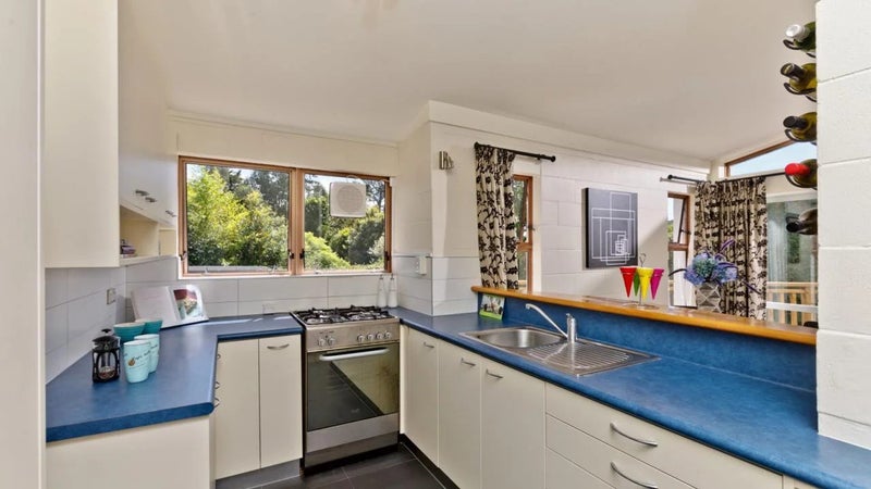 71 Mountbatten Avenue, Hillcrest, Auckland - Carousel 2
