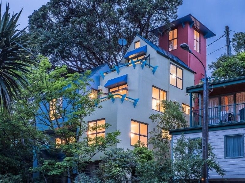 19 Everton Terrace, Kelburn, Wellington - Carousel 1