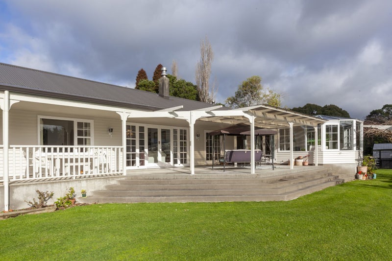 153 State Highway 1, Otaihanga, Paraparaumu - Carousel 1