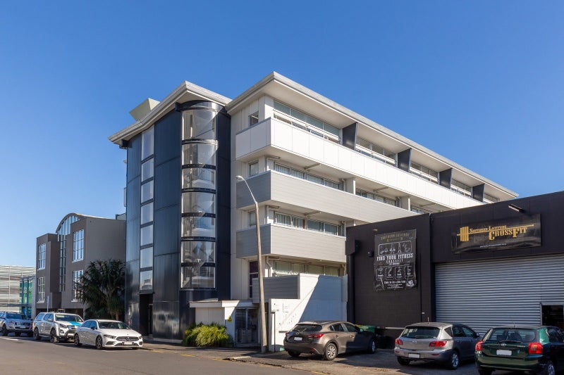 28/8 Clayton Street, Newmarket, Auckland - Carousel 14