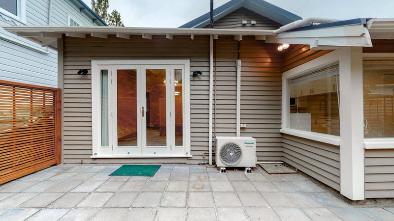 124 Glenmore Street, Kelburn, Wellington - Carousel 13