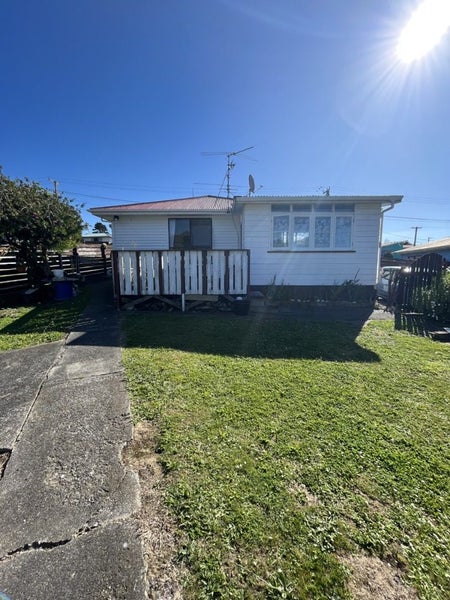 114 Driver Crescent, Cannons Creek, Porirua - Carousel 2