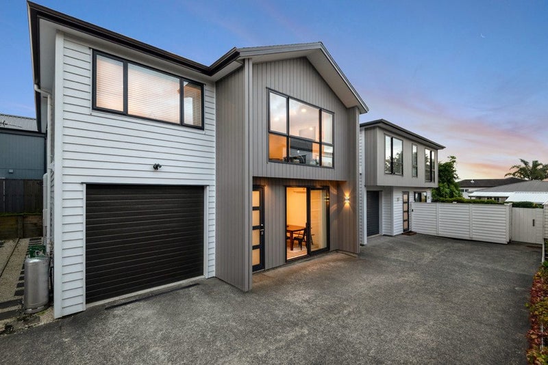 4B Rosalind Road, Glenfield, Auckland - Carousel 1