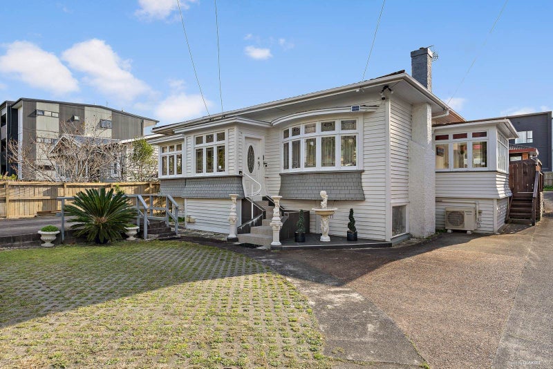 1 Waiohua Road, Greenlane, Auckland - Carousel 18
