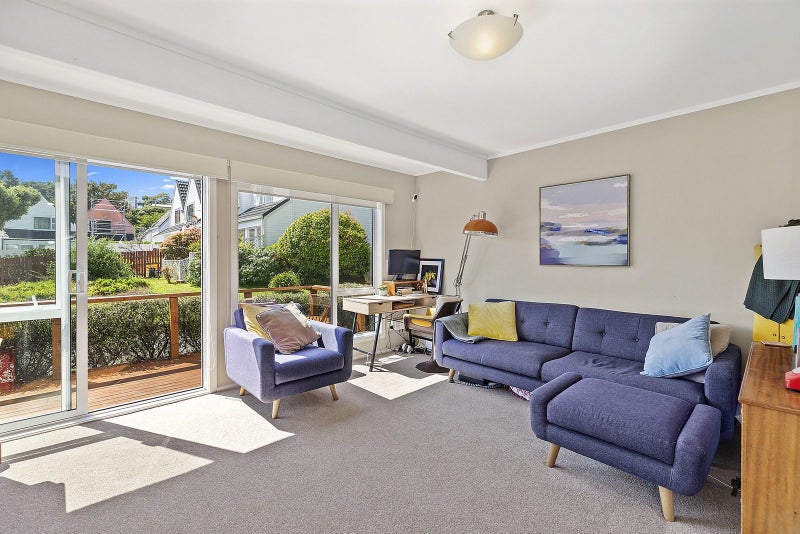 12/50 Darlington Road, Miramar, Wellington - Carousel 1