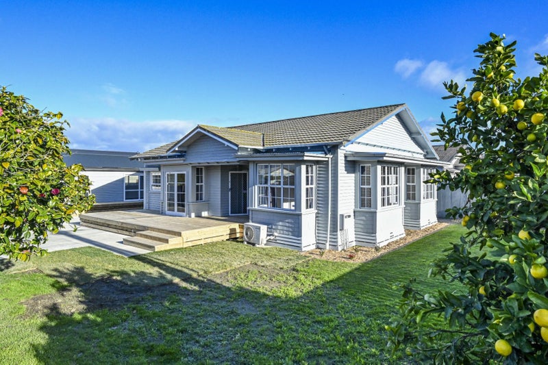 300 Willowpark Road North, Hastings, Hastings - Carousel 1