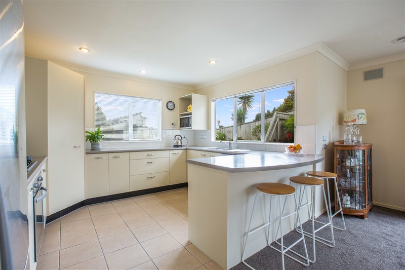 3 Routeburn Avenue, Aotea, Porirua - Carousel 2