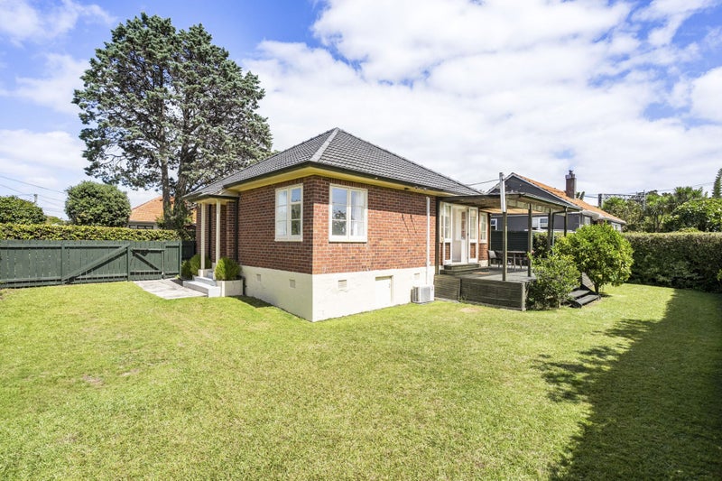 82 Asquith Avenue, Mount Albert, Auckland - Carousel 2