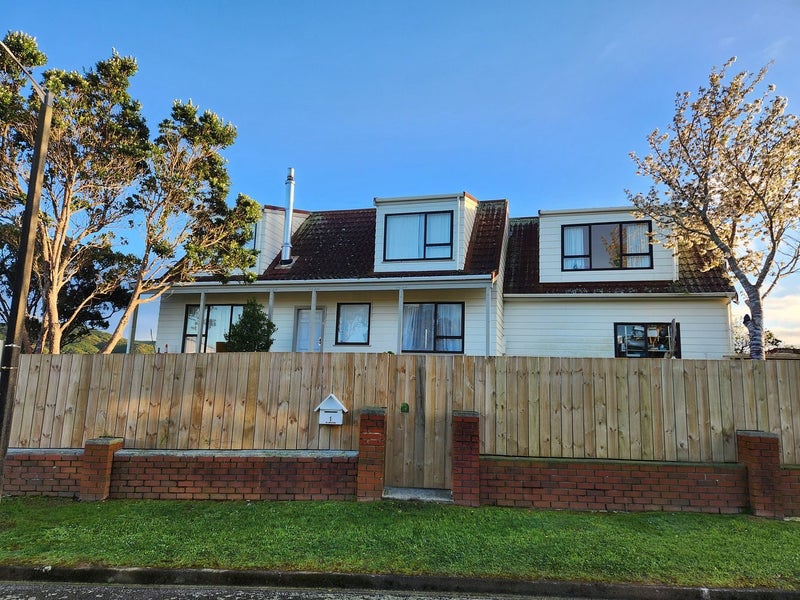 1 Lindis Close, Kelson, Lower Hutt - Carousel 2