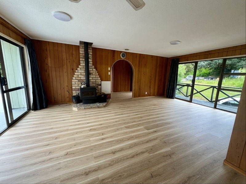 18 Wade River Road, Stanmore Bay, Whangaparāoa - Carousel 2