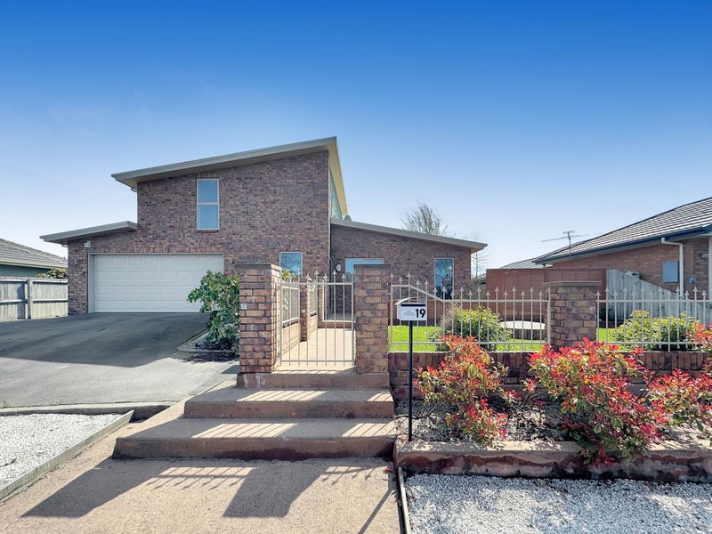 19 Willowview Drive, Redwood, Christchurch - Carousel 20