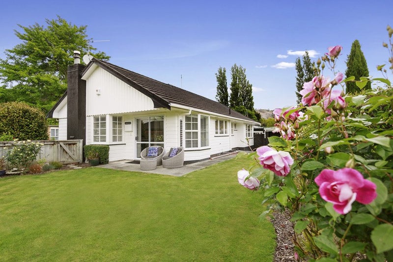 40 Gloucester Street, Silverstream, Upper Hutt - Carousel 2