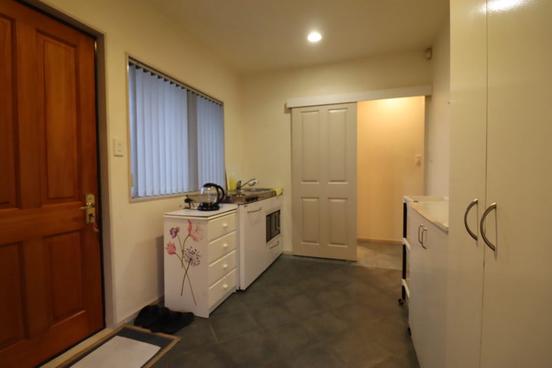 33 Aldersgate Road, Hillsborough, Auckland - Carousel 1