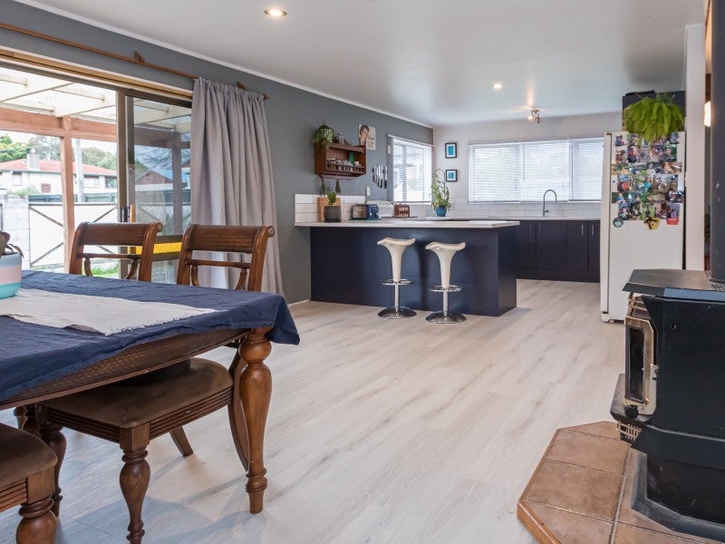 18 Watts Street, Waipawa, Waipawa - Carousel 1