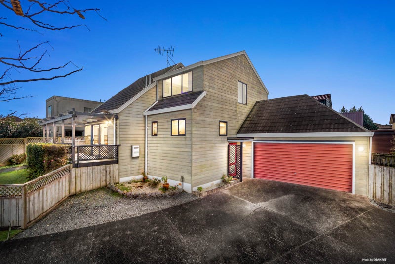 16A Wilisa Rise, Goodwood Heights, Auckland - Carousel 2