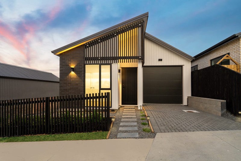 21 Puhikawa Street, Massey, Auckland - Carousel 2