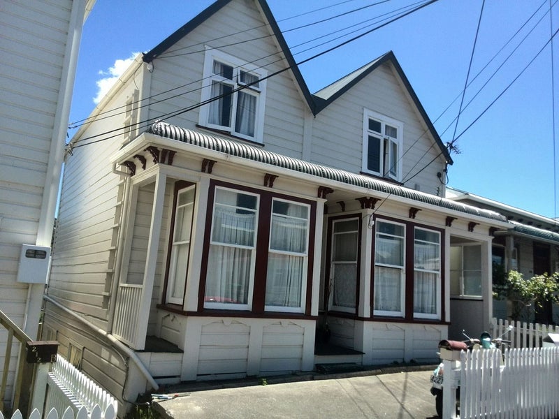 210 Rintoul Street, Berhampore, Wellington - Carousel 1