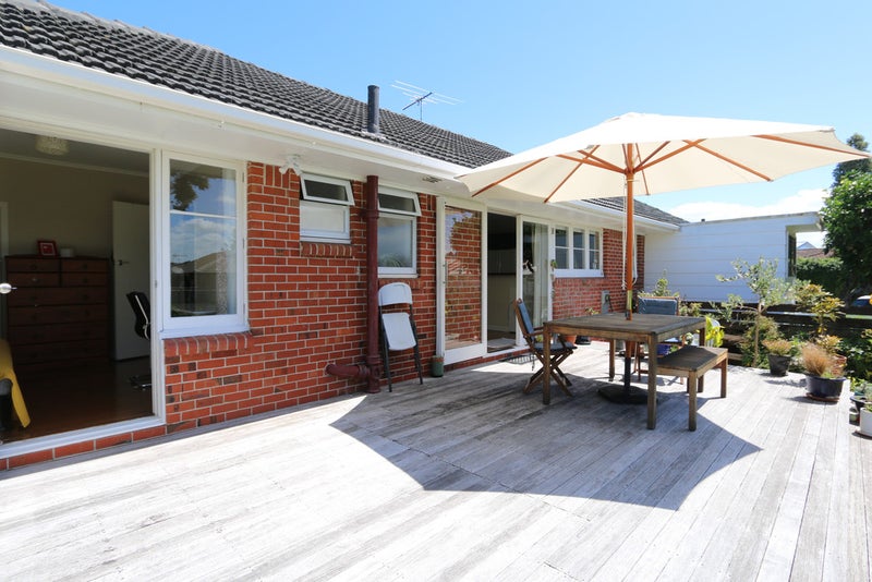 2/0 Symonds Street, Onehunga, Auckland - Carousel 1