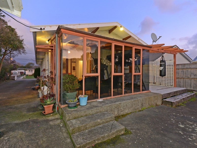 20 Mary Crescent, Elderslea, Upper Hutt - Carousel 2