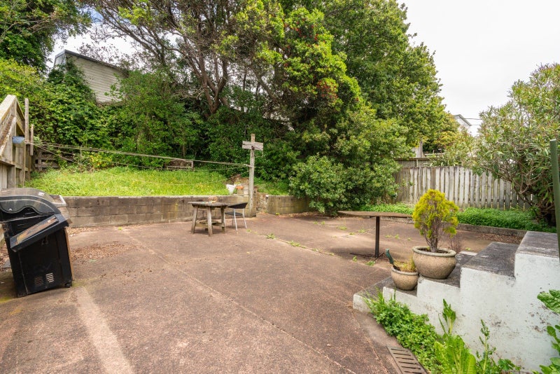 323 Adelaide Road, Newtown, Wellington - Carousel 2